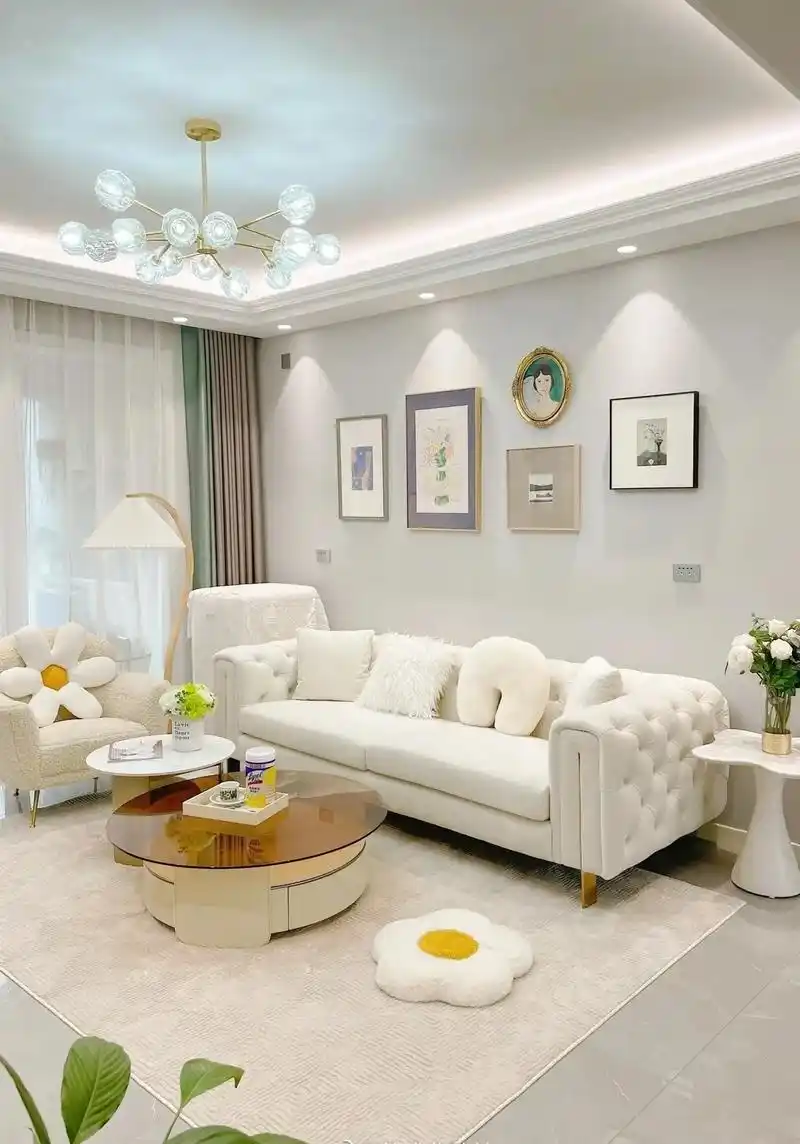 整体以浅色为主,三分靠硬装,七分靠软装,让家显得轻奢有温馨. - 抖音