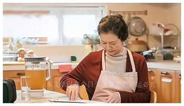 标题一:重男轻女的阴影张伯伯有两个孩子,大儿子张磊和小女儿张晓利.