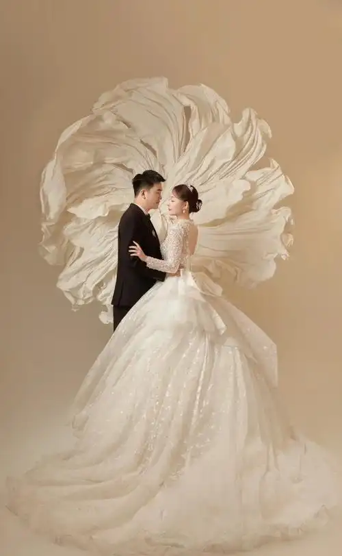 期待的结婚精修照出来喽#情侣写真 #婚期倒计时 #郑州婚纱照 - 抖音