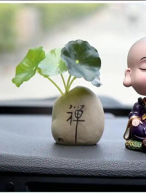 创意汽车摆件网红可爱摇头淡定小和尚公仔男女车载车内装饰用品佛新