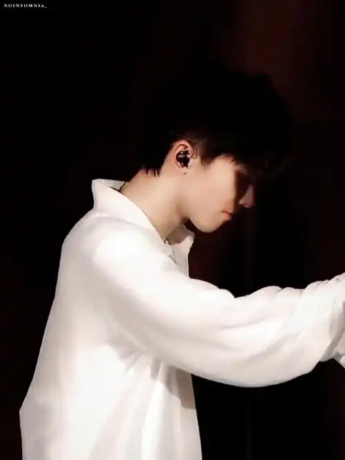 马嘉祺风花雪月饭拍