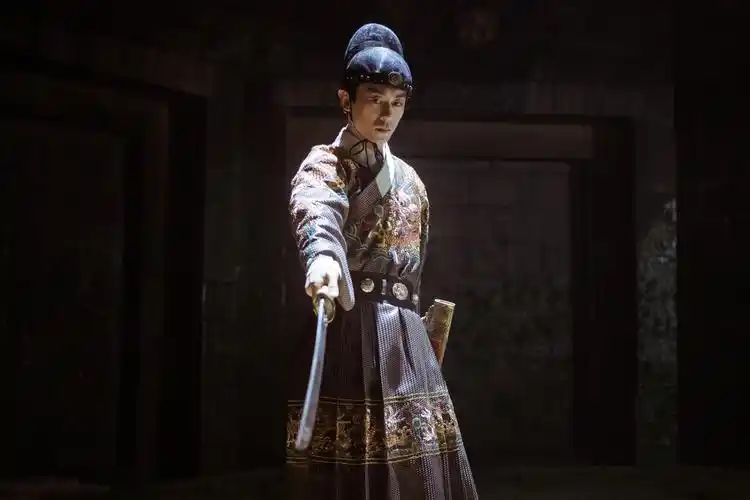 朱亚文回应《大明风华》"东厂气质"造型:这是人物身上的保护色-大河报