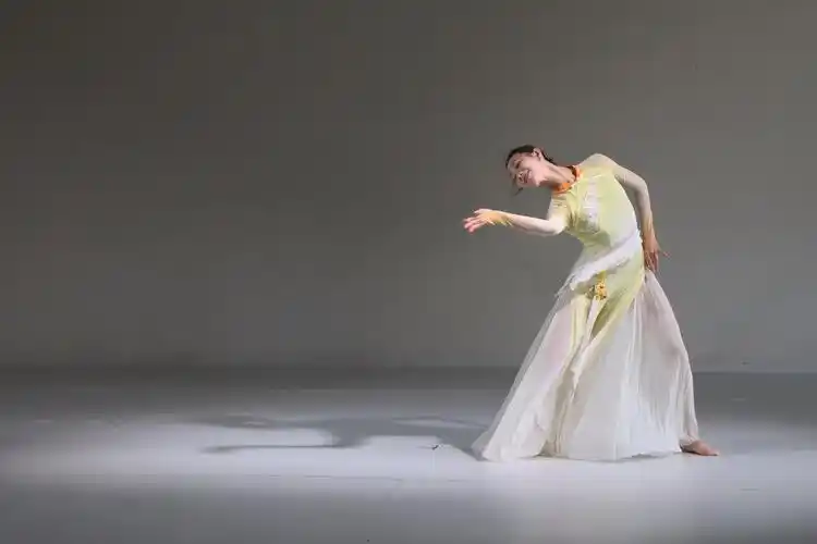 青春舞者 黄衣单人舞—— 素材版