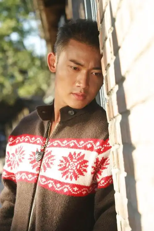 p>聂远,1978年3月17日生于贵州省黔东南苗族侗族自治州镇远县,祖籍