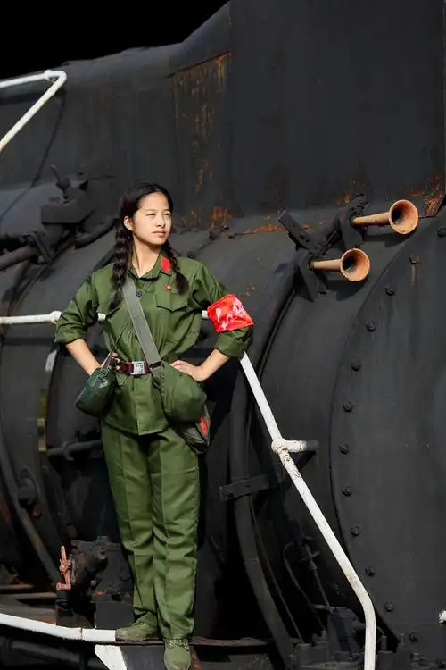 《新时代红卫兵》 - 人像摄影 - 中国影像网 - 网友心连心,都是一家人