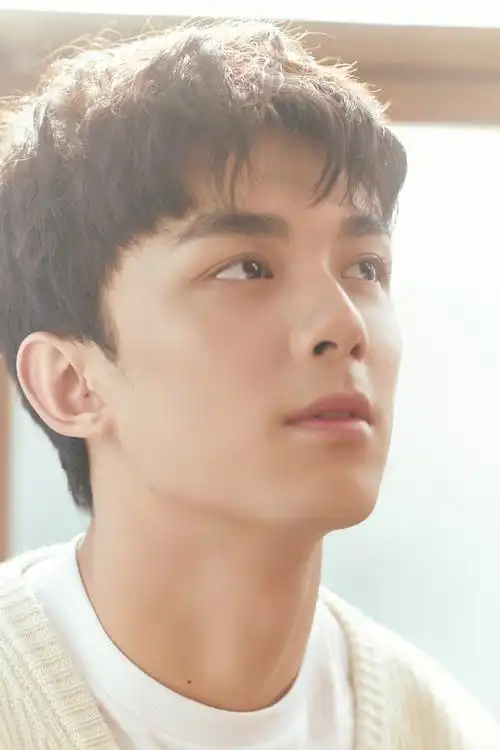 [吴磊][新闻]190207 新年伊始新美好 青春洋溢的磊磊笑容灿烂