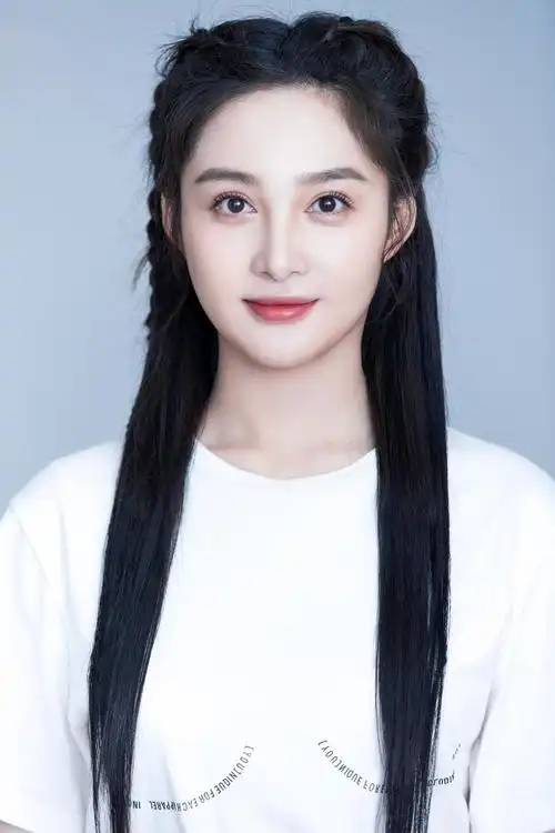 p>孙嘉璐,1996年9月19日出生于山东省烟台市,中国内地女演员,毕业于