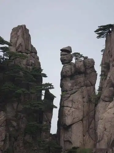 中国世界地质公园奇松怪石瀑布云海黄山世界地质公园