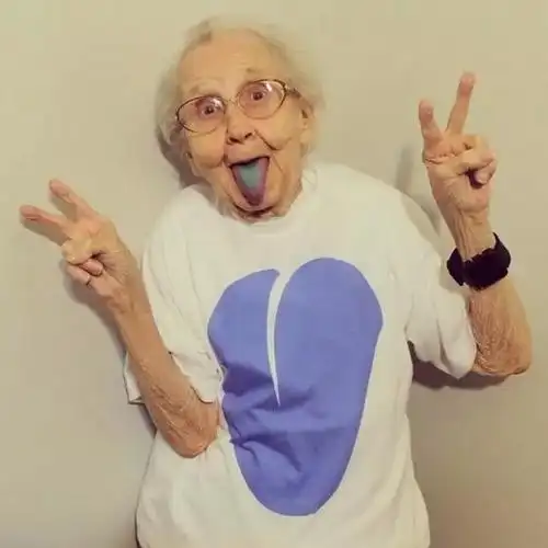 双剪刀手逗比老奶奶_搞笑头像图片_扣扣居