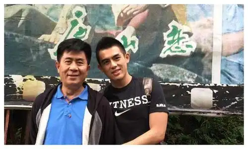 郭凯敏和儿子郭乙桓重回庐山作为星爸,郭凯敏感慨,中国式"父道尊严"的