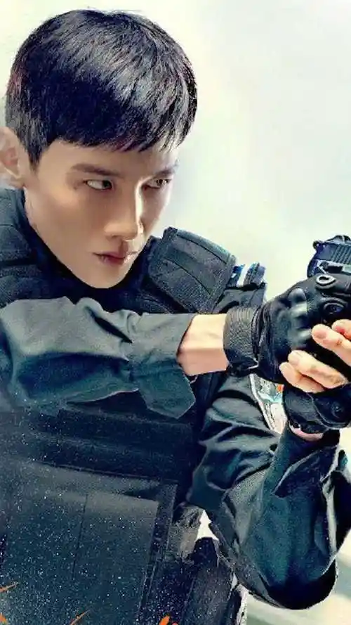 白敬亭马思纯新剧你是我的城池营垒小白饰演帅气的特警