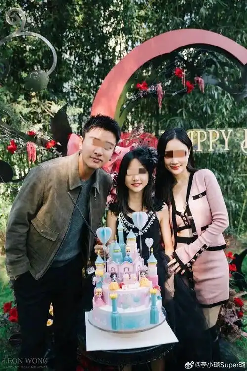 贾乃亮李小璐高调宣布复合?直接炸上热搜,网友:早就看你们不对劲了!