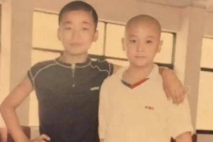 王宝强释小龙青涩旧照曝光,原来两人在少林寺是师兄弟_武术_功夫小子