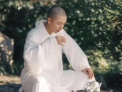 曾在抖音迷倒所有女生,禁欲"和尚"小哥,真实身份让人想不到