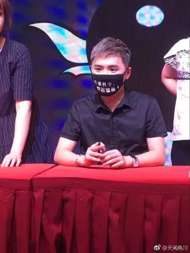 终于看到非天夜翔真人的照片了