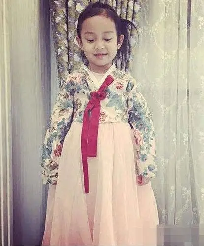 李小璐给女儿改名"李奕涵"?这次,真的不让姓贾了?