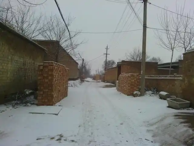 母亲和祖母一起制作的布鞋,八零后农村的孩子基本都穿过的千层底