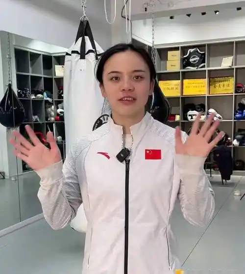 《热辣滚烫》中的女拳手,拳击俱乐部就在昆明!_张桂玲_挑战_故事