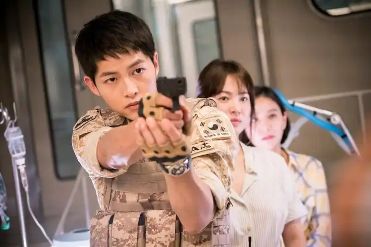 【韩托老师】《太阳的后裔》真的只是一部撩妹剧吗?