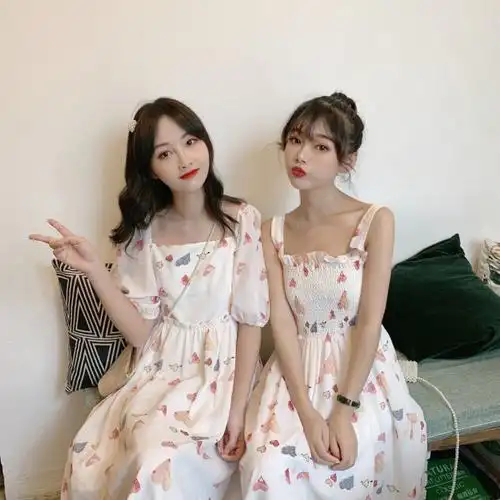 姐妹装闺蜜装裙子夏季初恋甜美连衣裙女小清新吊带碎花学院可甜可盐