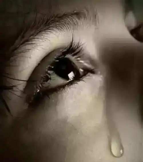 心理测试哪一只眼睛流出眼泪是苦的测在感情里你懂得止损吗