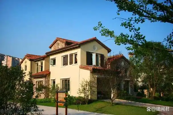 低档小区大户型,高档小区小户型和郊区别墅,你怎么选?