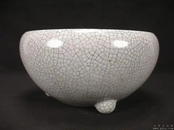 清中期哥窑三足炉