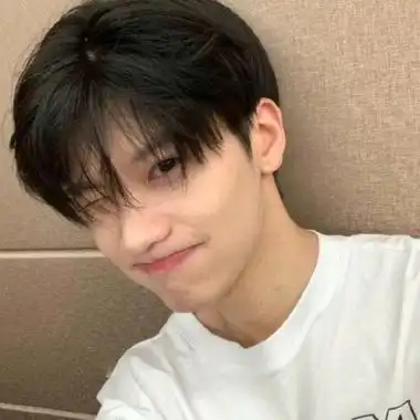 高质量ins韩系温柔男头高清图集气质出众帅哥暖男头像图片