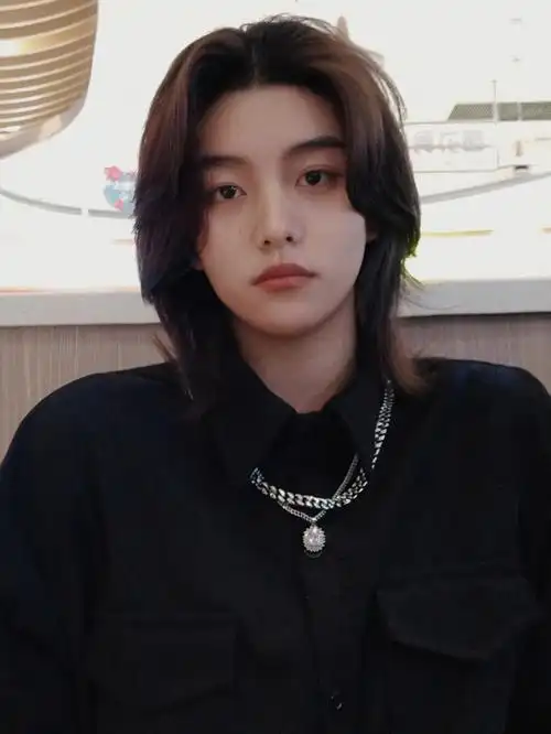 衣服03:neotcg#女生短发发型  #日系短发