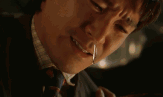 连如花的络腮胡和挖鼻孔.无比熟悉!