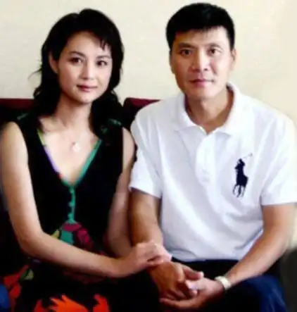 一家四口都是演员奚望与后爸刘之冰眼泪纠结都是爱