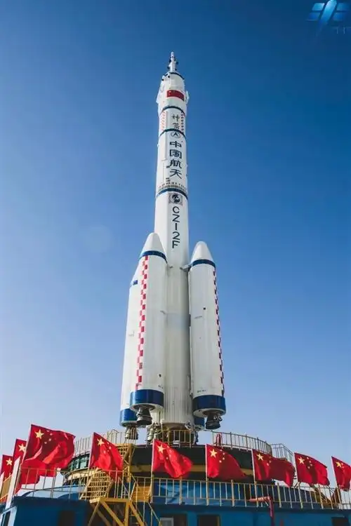 中国空间站新跨越长征五号b火箭运抵发射场