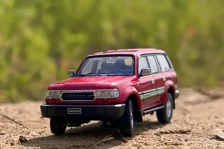 沙漠王子.gcd 1:64 丰田陆巡lc80 #lc80 # - 抖音