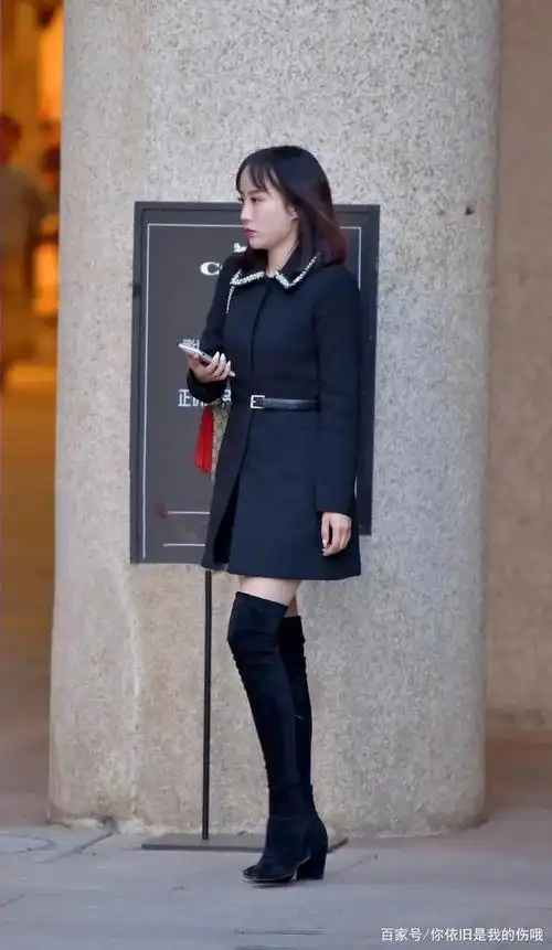 绒面过膝长靴,时尚的尖头设计,很好的修饰脚型