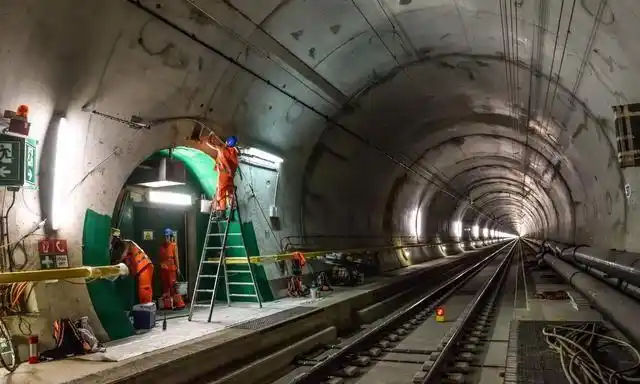 这隧道耗资700亿牺牲9人建17年,却只缩短半小时车程,值得吗?