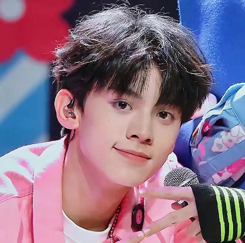 图是自截自修的,要原图的宝私哦 tf家族三代左航 tf家族三代进化圹