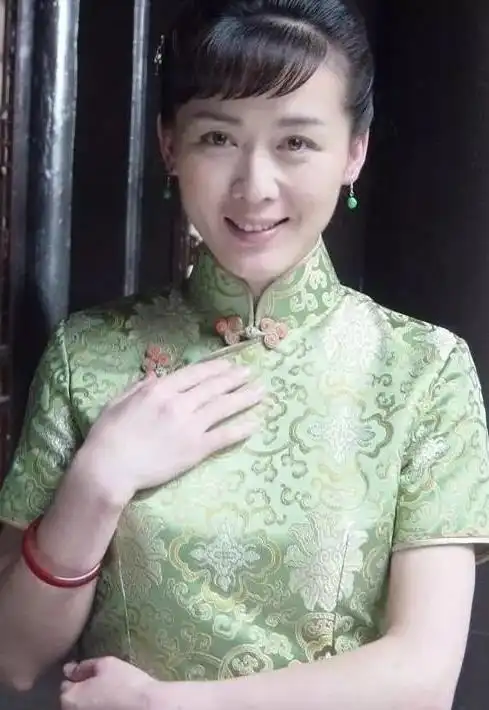 24岁成为影后,嫁大10岁导演被家暴,二婚又嫁给奥运冠军_李琳_毕业