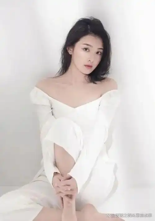 国民闺女张含韵:从酸甜女孩到魅力女神的华丽蜕变!