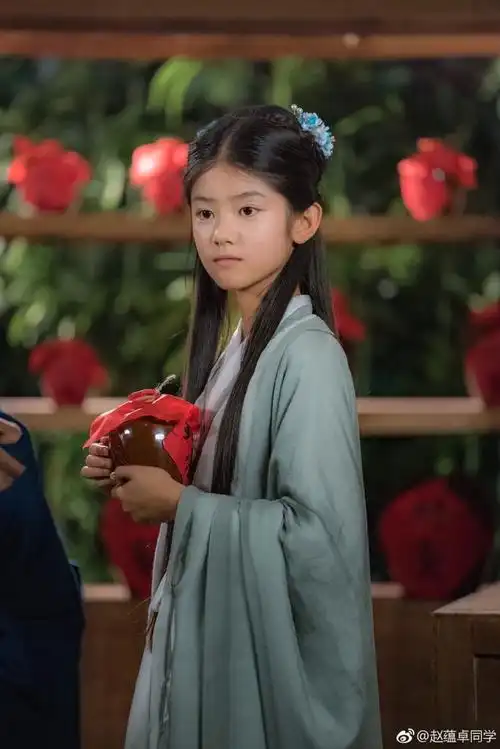 赵蕴卓# @中华文明之美 发呆,放空,优姐你在想什么?