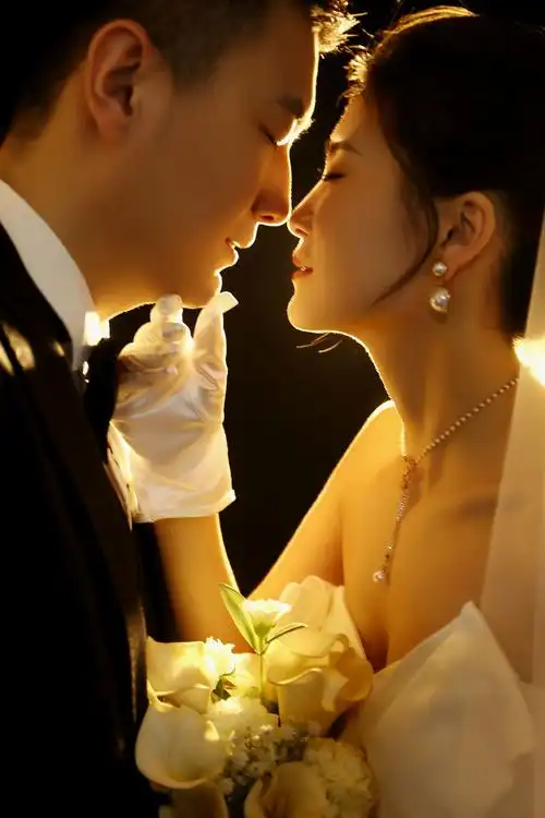 武汉视尚婚纱摄影娲格旅拍光影婚纱照