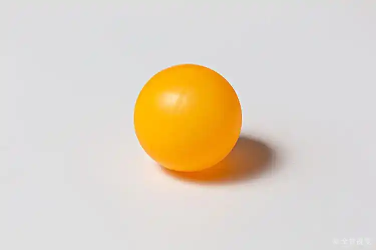 一个乒乓球图片_一个乒乓球高清图片_全景视觉