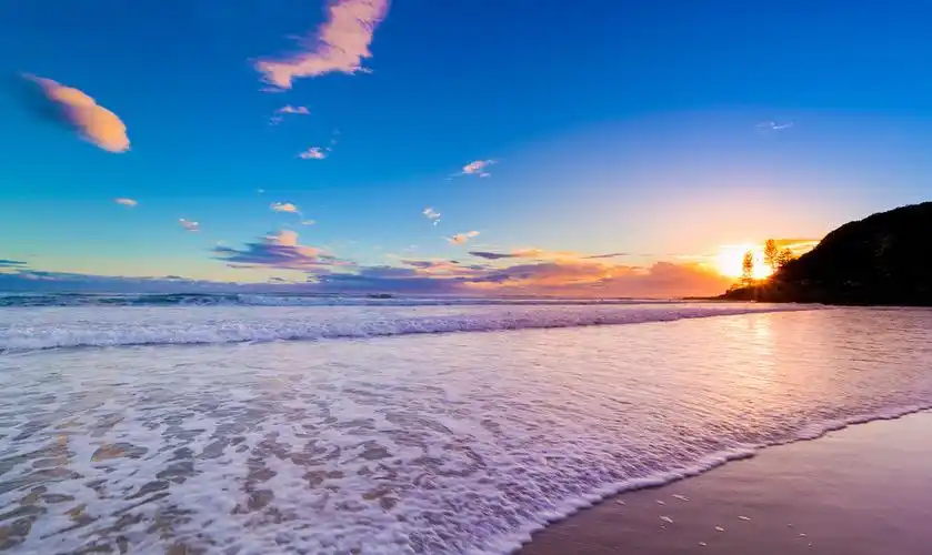 海边日出唯美壁纸_享受早上的第一缕阳光