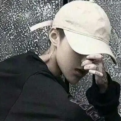 戴帽子的男生头像 帽子控小哥哥