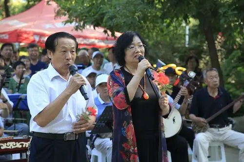 玉田县中老年艺术团庆七·一演唱会纪实