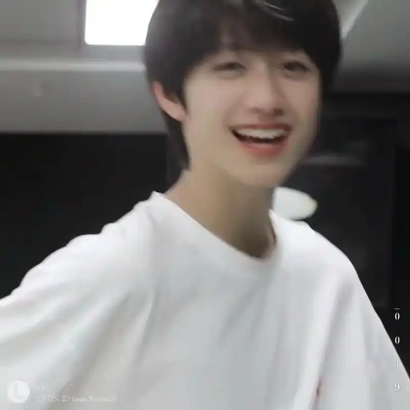 是爱笑的小哥哥一枚呀～#治愈系笑容 #可爱到犯规 #朱志鑫 - 抖音