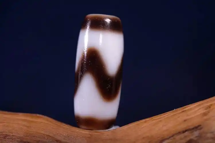 极致白化台湾高仿虎牙天珠