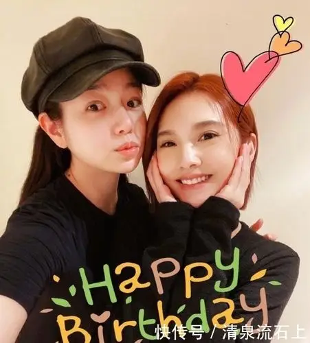 杨丞琳连续8年为陈妍希庆生,合影照的两个人少女感十足