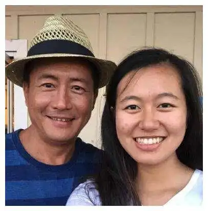 高曙光近照,两任妻子长相差距巨大,女儿的名字令他耿耿于怀