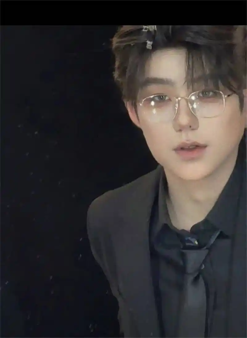 爆改的风还是吹到了李诞统一滤镜取悦了谁