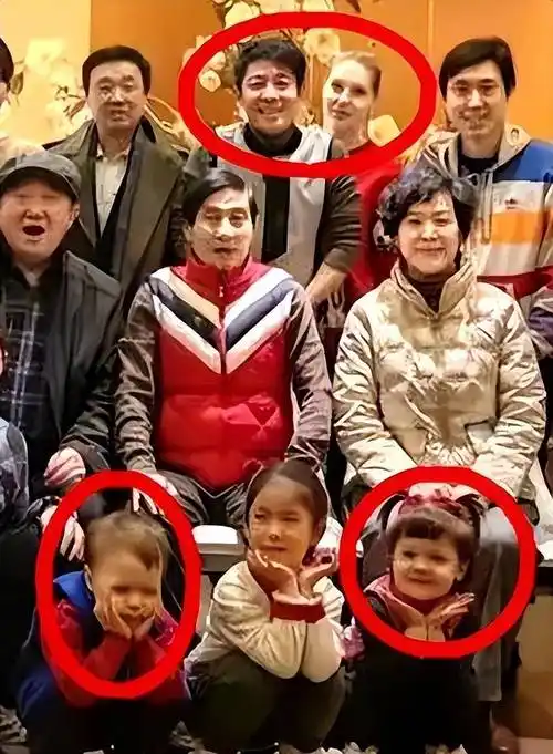 撒贝宁李白携龙凤胎回家过年,小撒兄妹罕同框,龙凤胎萌娃超可爱_武汉